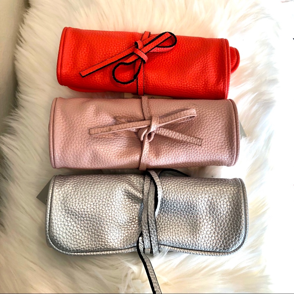 Jewelry roll case